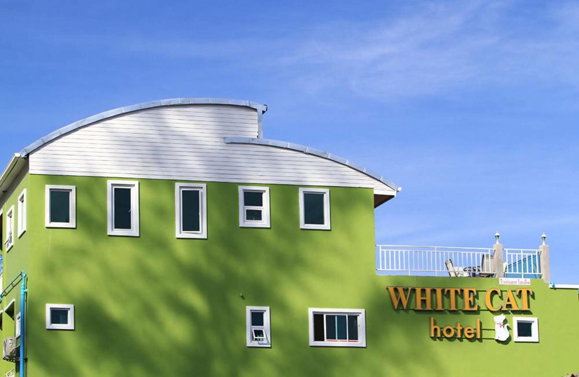 White Cat Hotel Khao Lak Extérieur photo